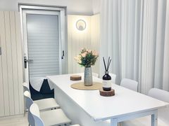 Urban Stay Lumi 4th image