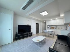 Newly remodeled, fully furnished, 3 rooms 2th image