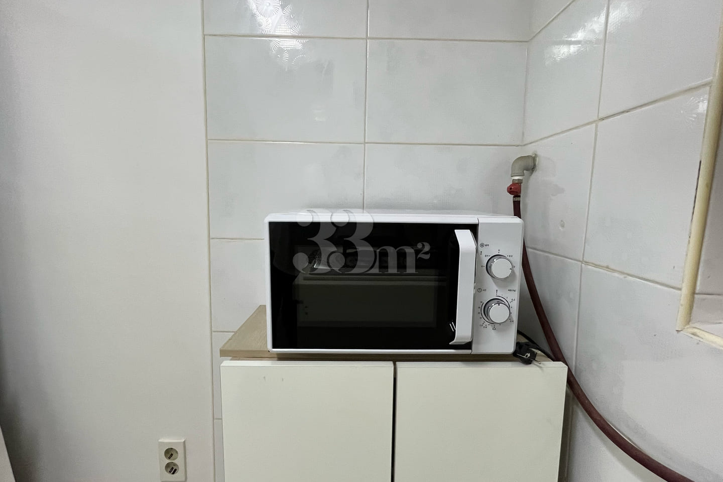 Spacious studio apartment with excellent amen 11th image