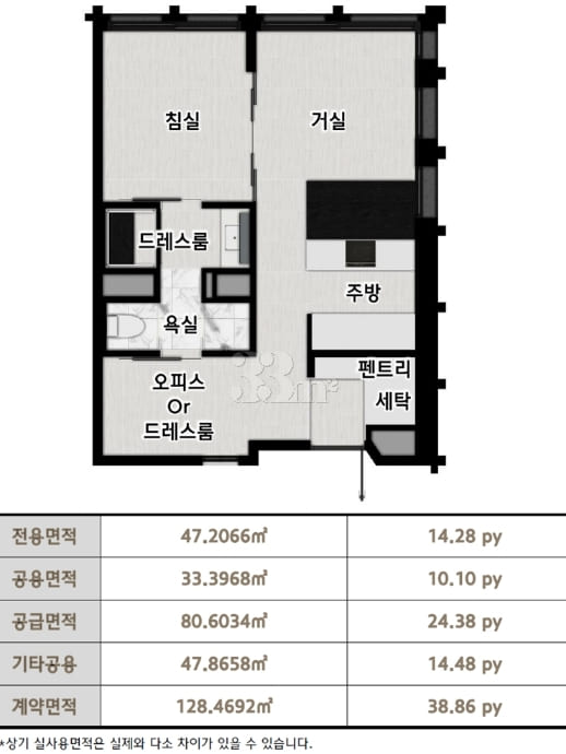 High-end hotel-style suite 16th image