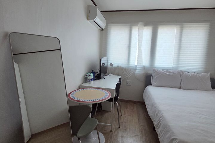 Konkuk University, 3 minutes, spacious and op 2th image