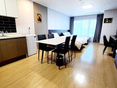 1 minute to the beach, 2 beds per month 3th image