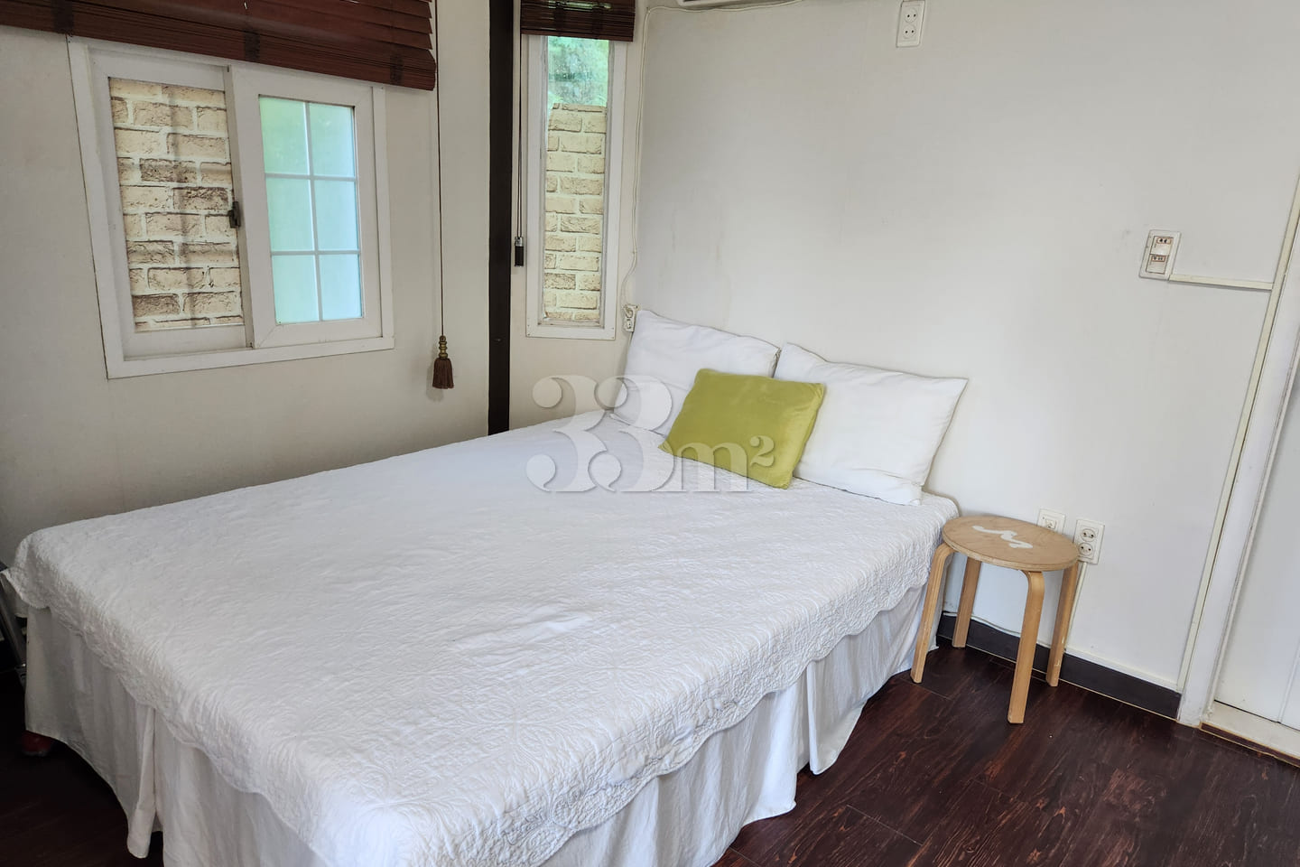 2nd-floor studio apartment with an Aewol sea  3th image