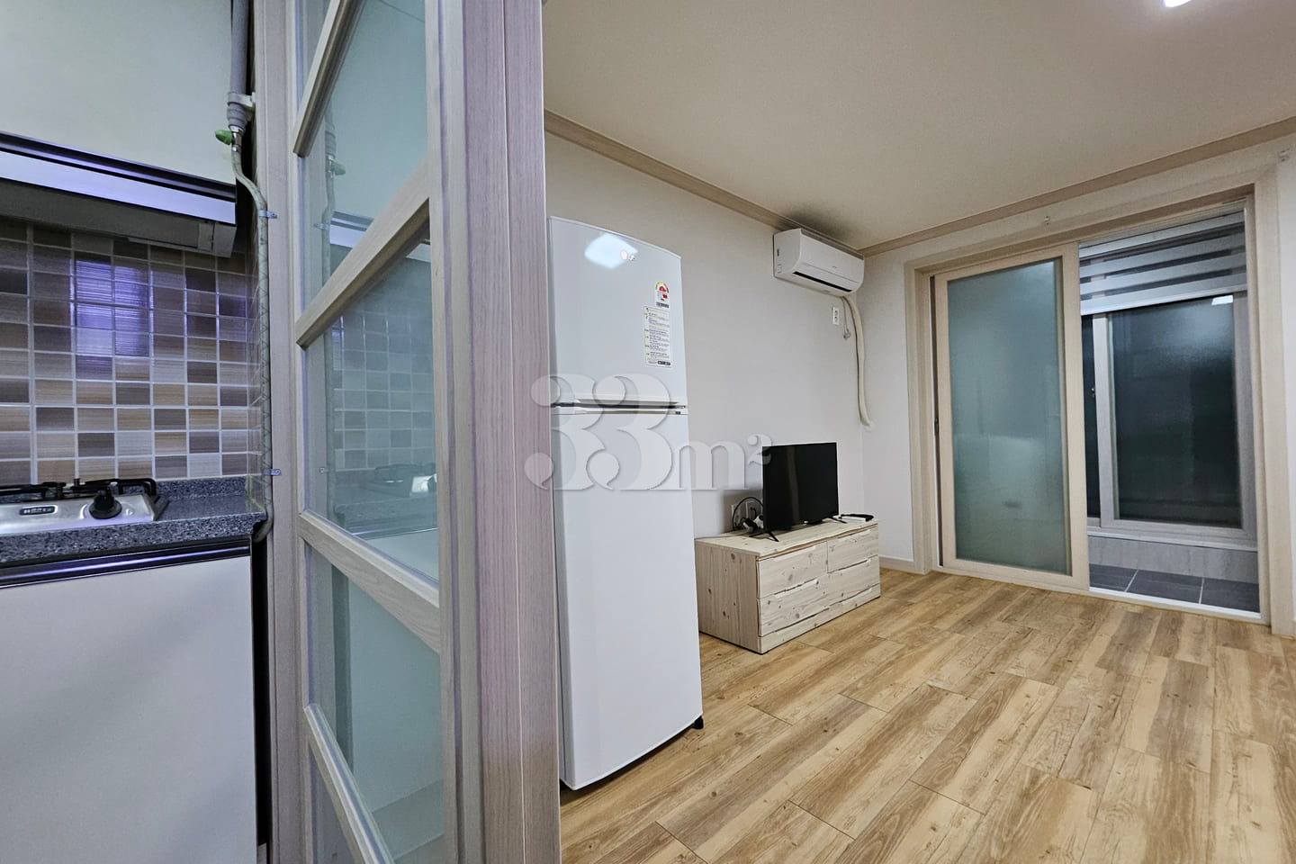 Studio apartment near the lake park 8th image