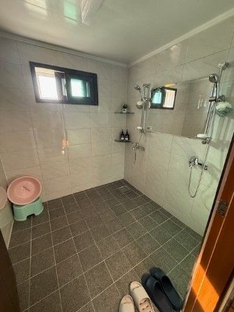 Three-room unit (cooking facilities available 7th image