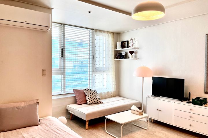 Hapjeong/Hongdae Fully Furnished + Aesthetic 4th image