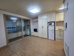 Two-Room Unit 407 1th image
