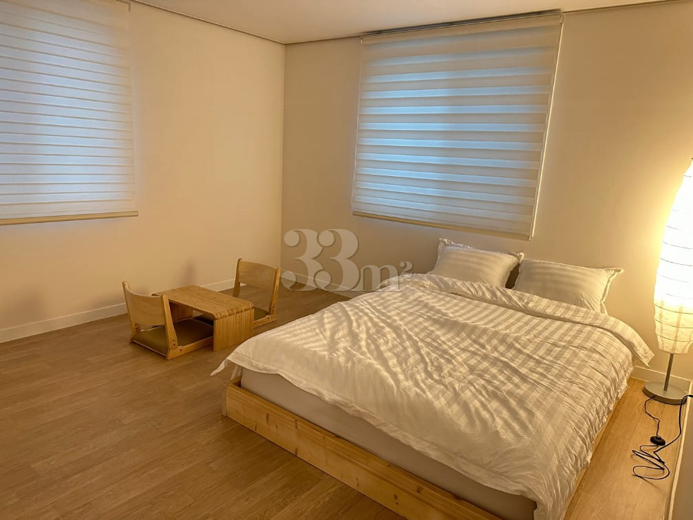 Spacious 35-pyeong detached house 0th image