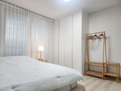 Three-room apartment in the prime location of 4th image