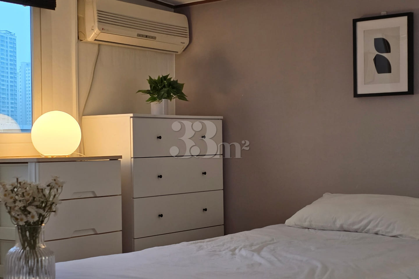 2 beds, separate kitchen 2th image