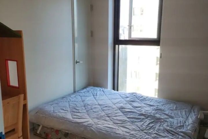 A rare, hotel-quality two-bedroom :) 14th image