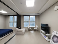 3-room unit with an ocean view 0th image