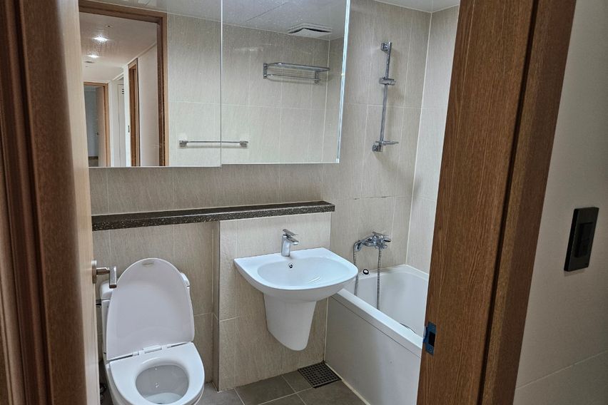 최신축아파트,큰방4개