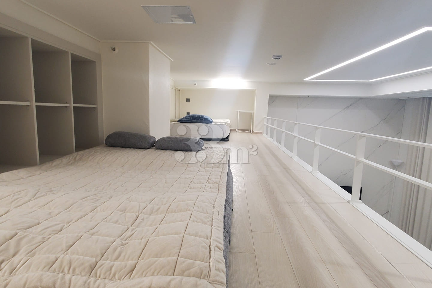 Spacious, luxurious, duplex, fully-furnished 12th image