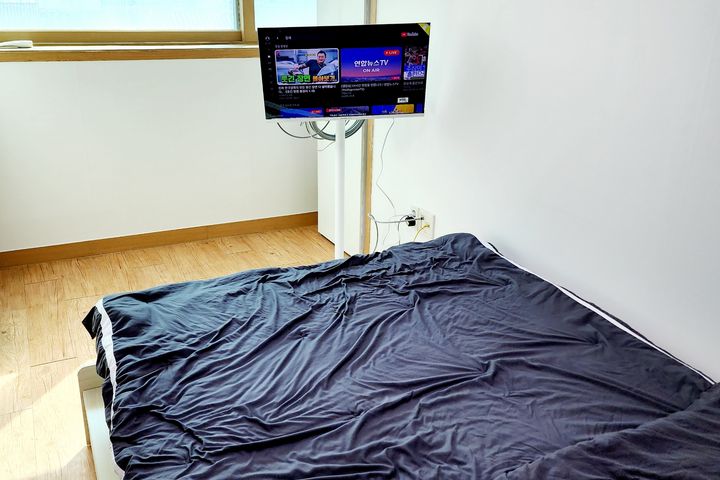 Two-room (kitchen, bedroom) 506 3th image