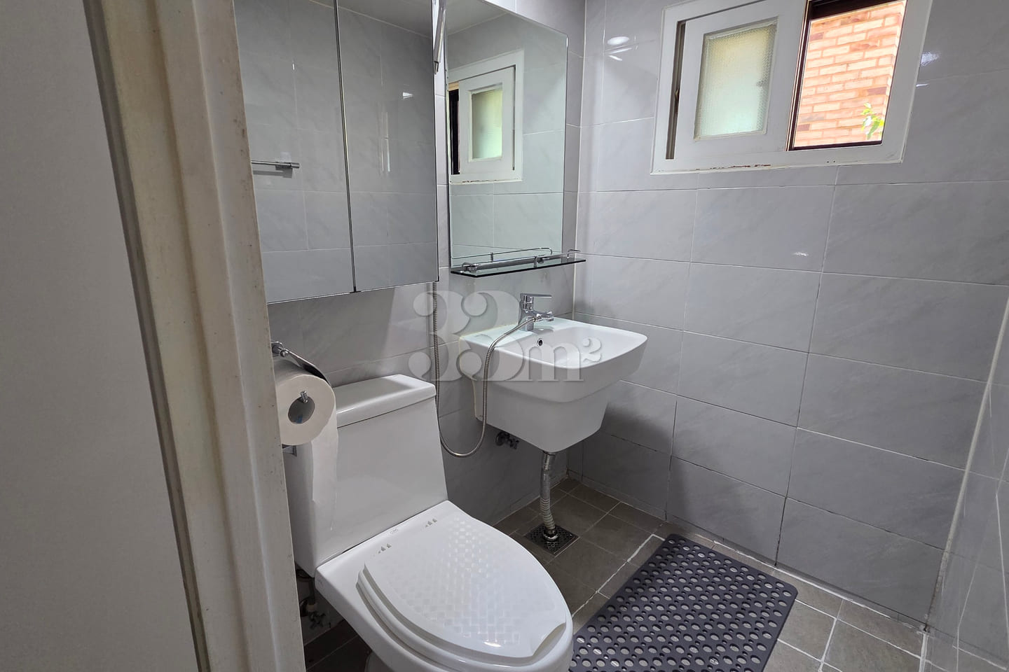 High-end, fully furnished studio near Byeongj 9th image