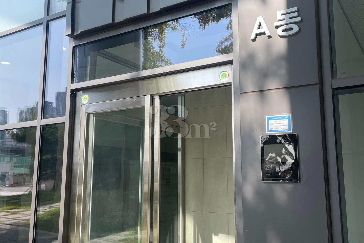 Fully furnished apartment in the prime area o 14th image