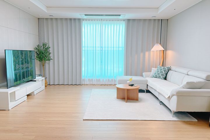 Gyeyang New Three-Room Apartment with Full Op 2th image