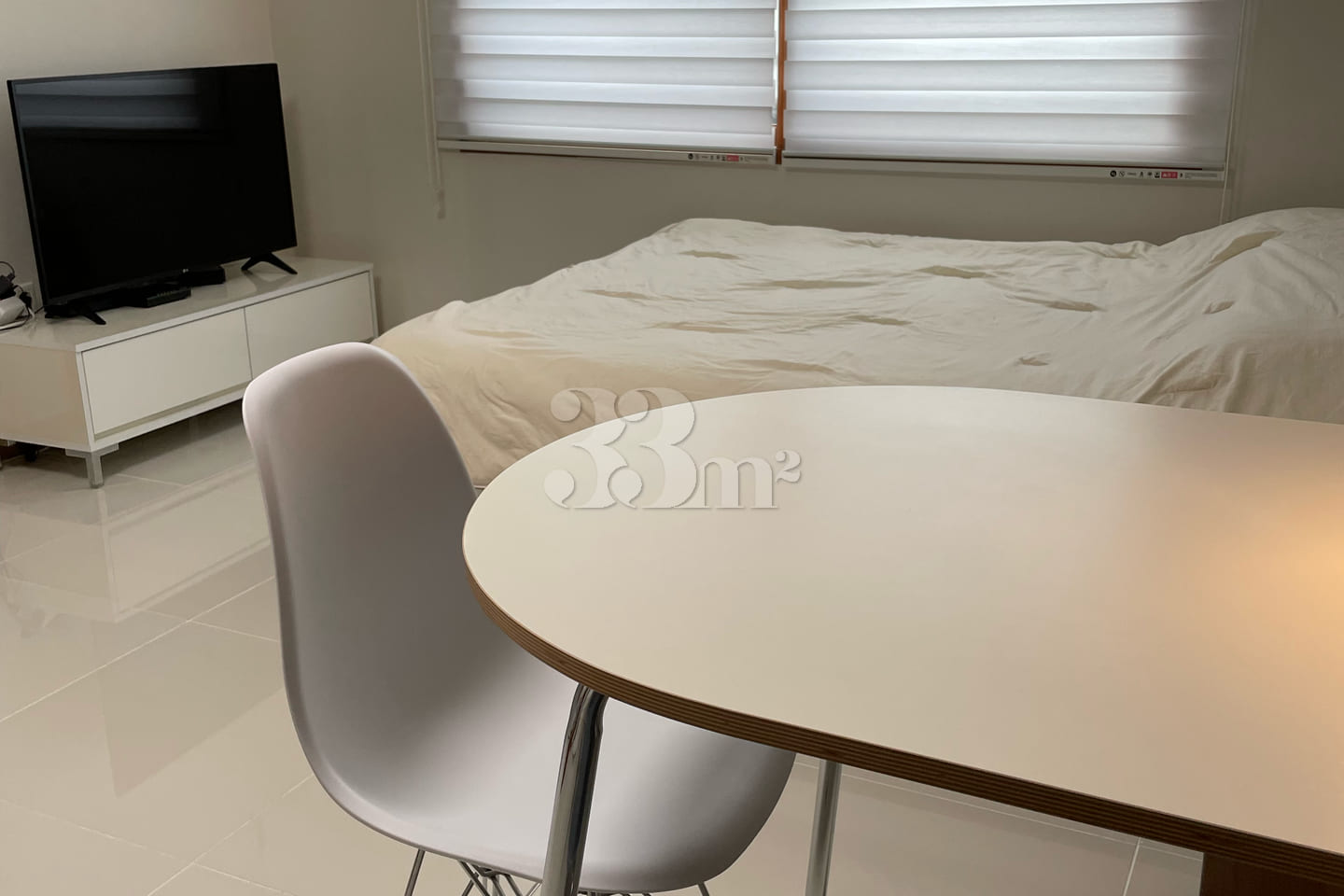Sunny room, large studio apartment 7th image