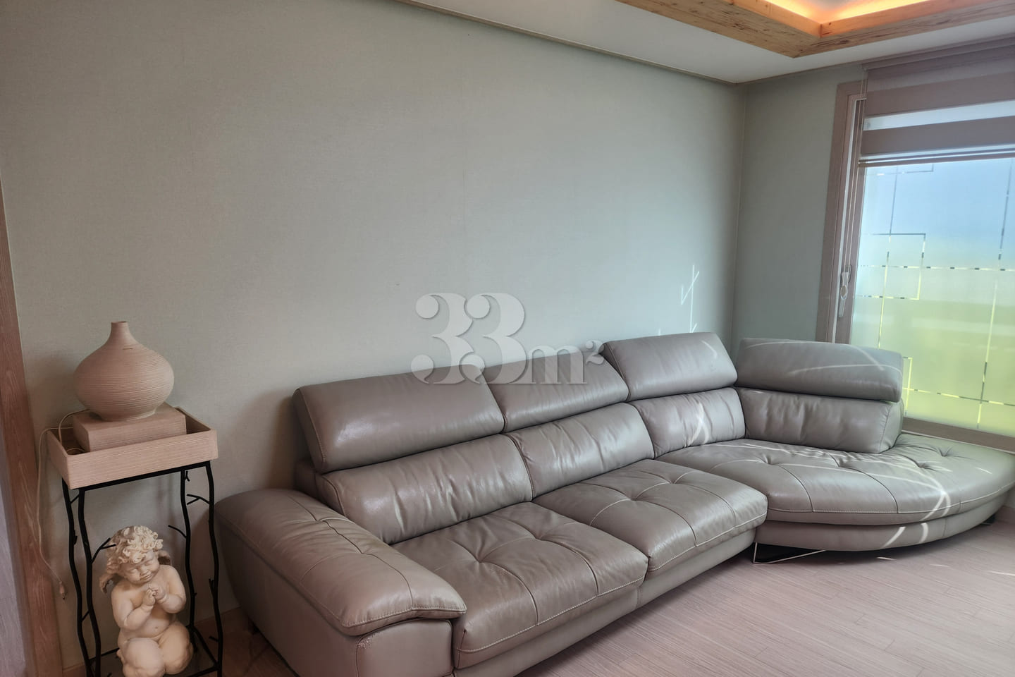 Gaom Modern South-Facing Fully Furnished Thre 2th image