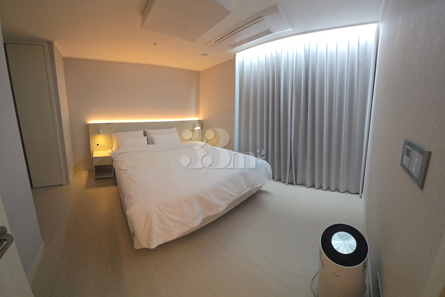 26-pyeong apartment with a high-floor view in 1th image