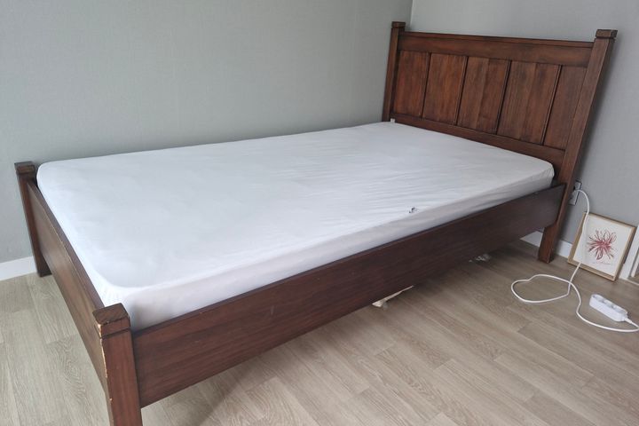 Fully furnished, stylish space just 5 minutes 11th image