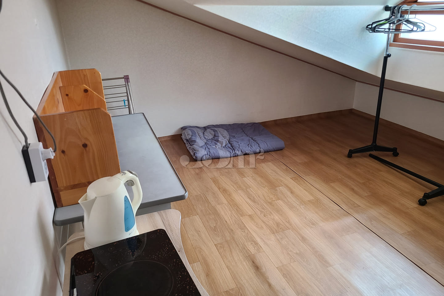 Evergreen Attic 503 4th image