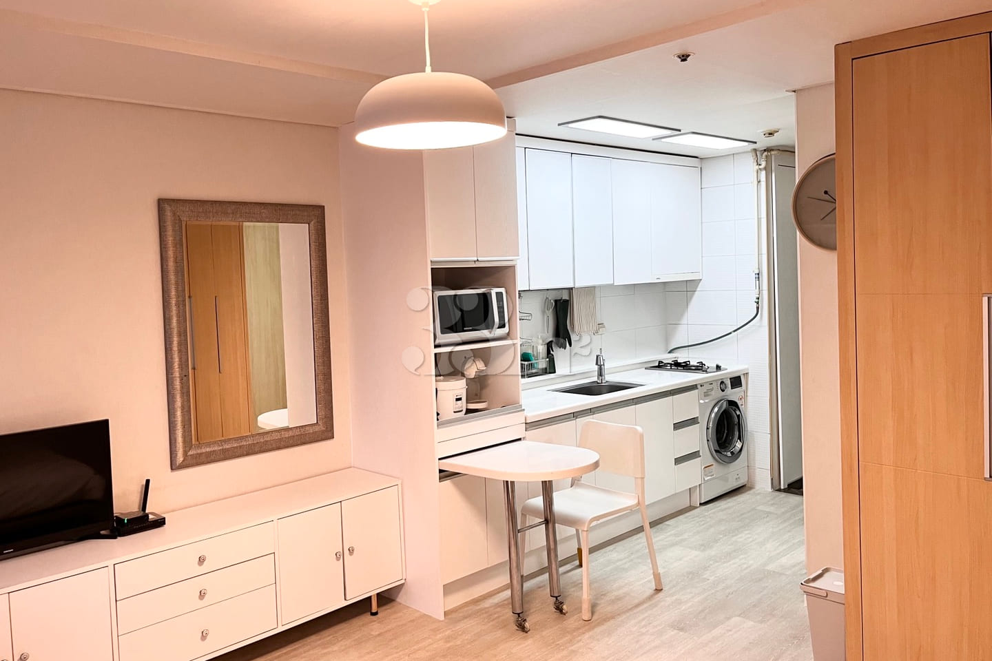 Hapjeong/Hongdae Fully Furnished + Aesthetic 5th image