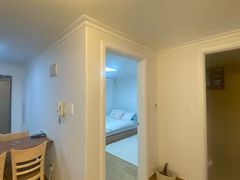 Quiet two-room apartment 7th image