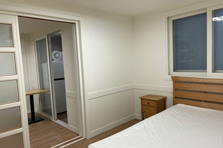 Cost-effective two-bedroom apartment in a dou 1th image