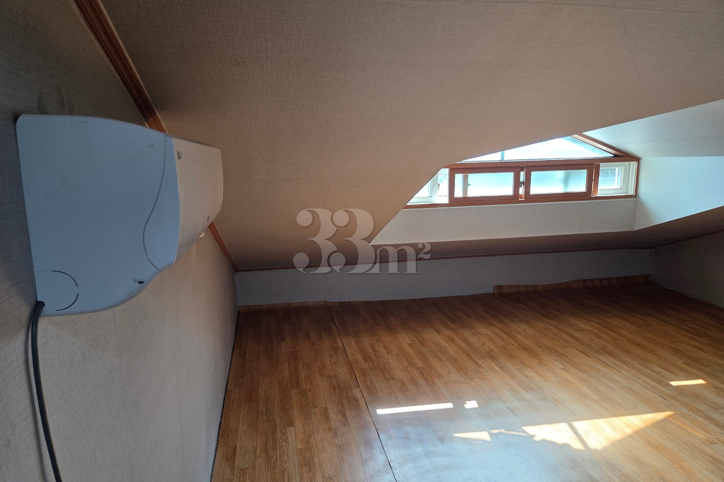 Gusiul Attic Room 501 3th image