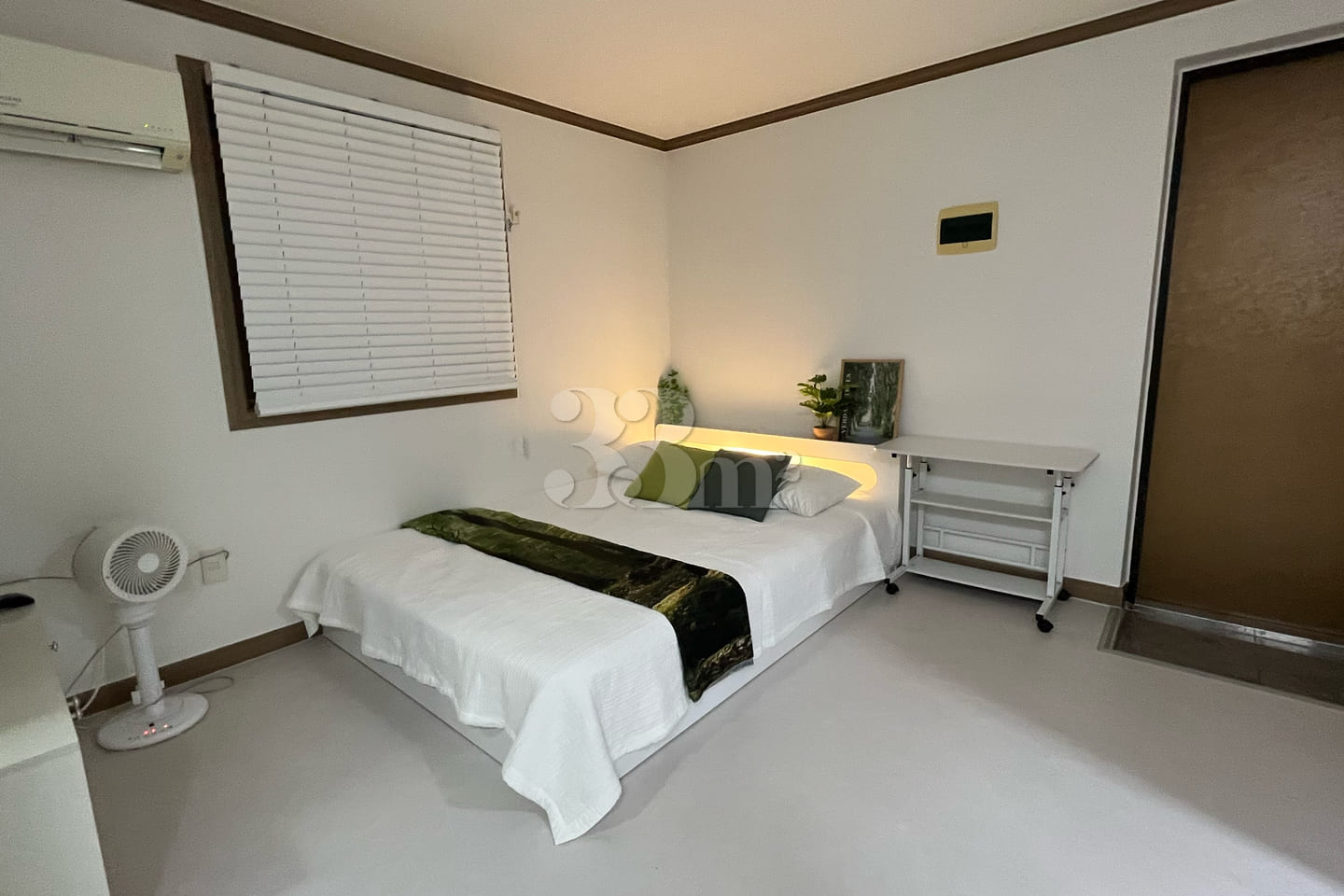 Spacious studio apartment with excellent amen 0th image