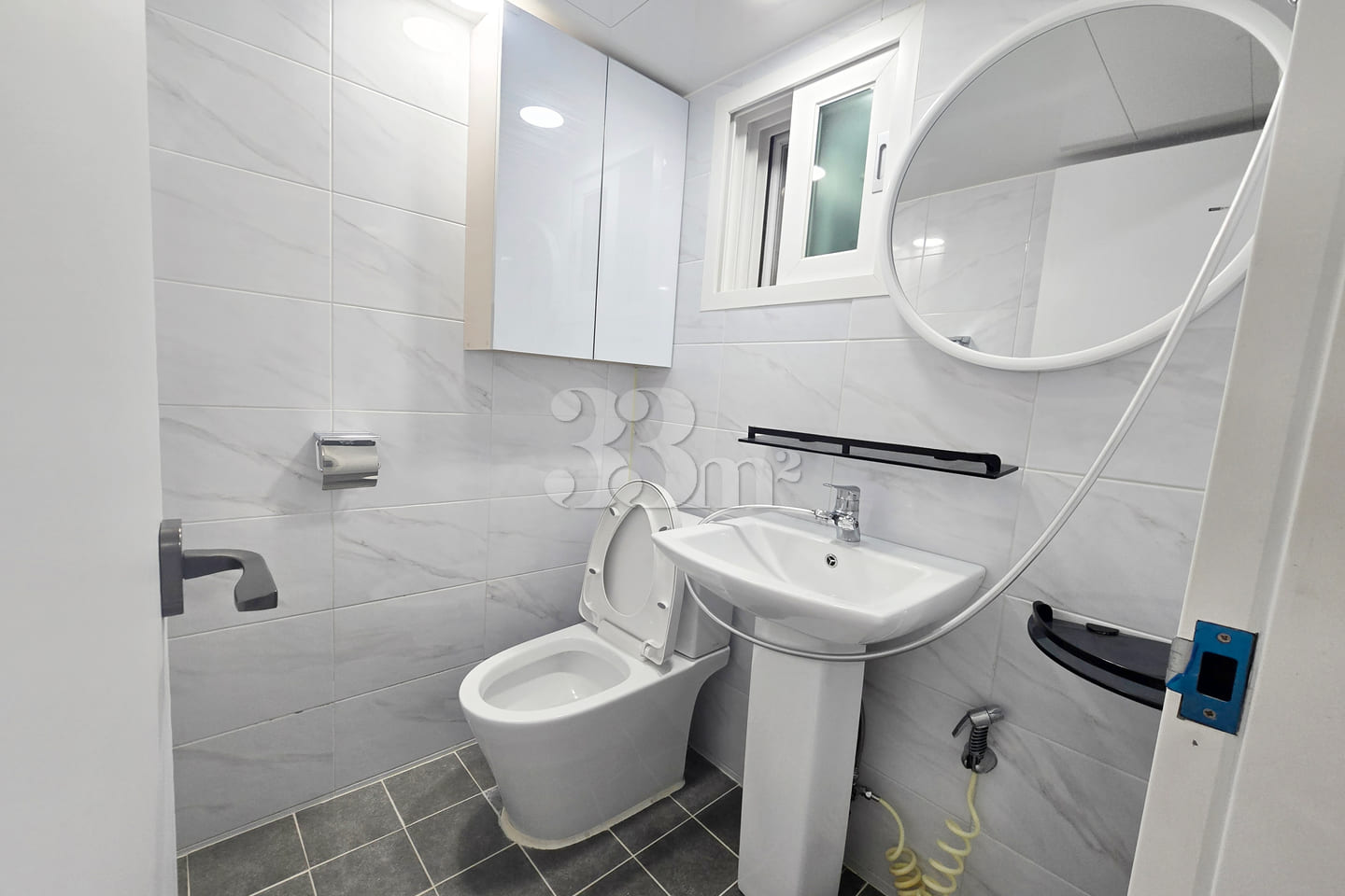 Remodeled, neat duplex 6th image