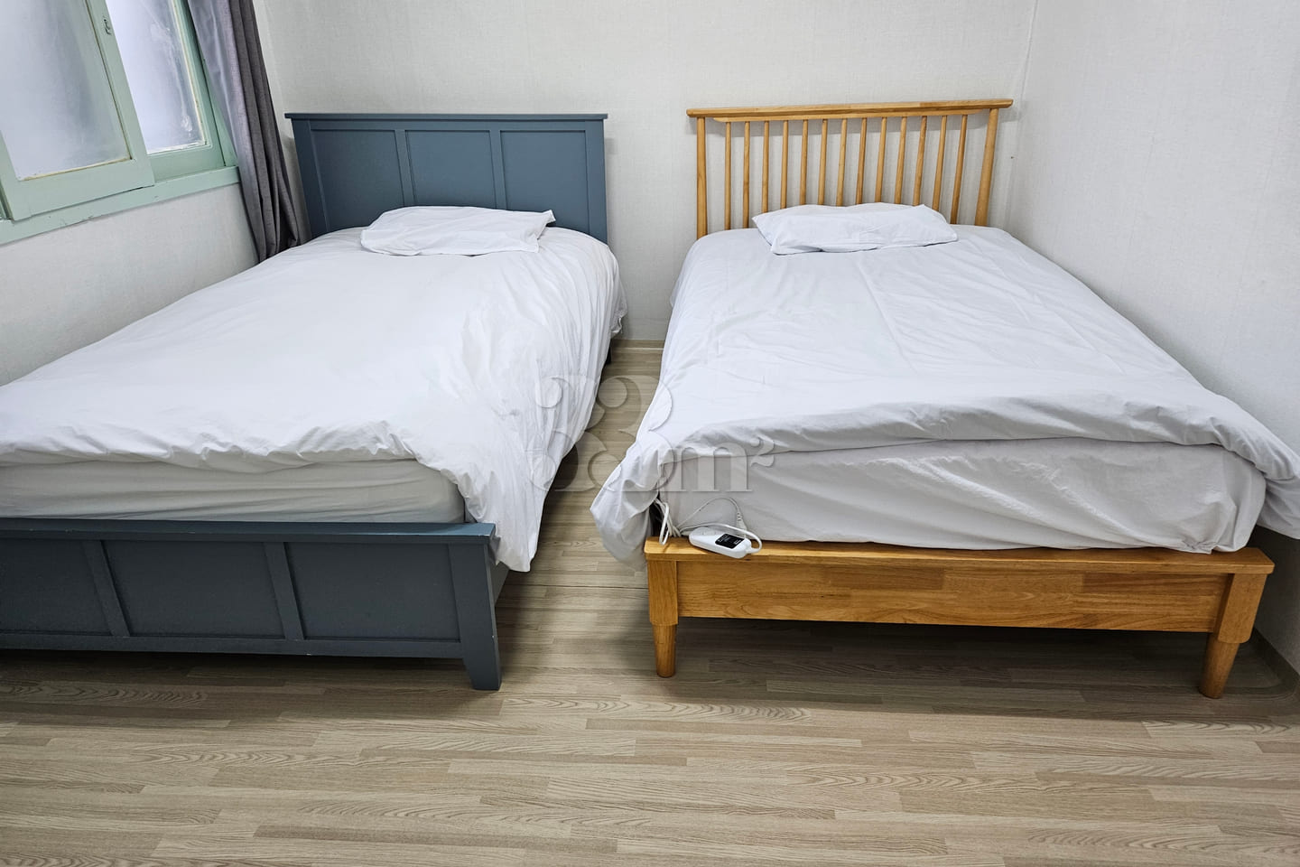 Deokha, 2 bedrooms, 1 living room, 4 beds 0th image