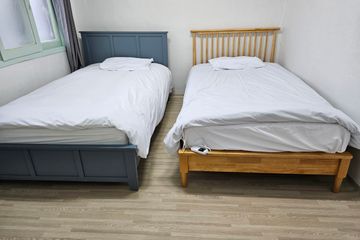 덕하 방2거실침대4개 