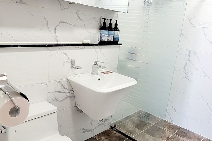 3-bedroom apartment, 10 minutes from the airp 10th image