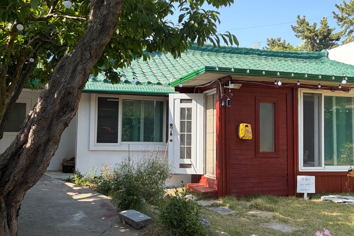It's a seaside garden in Gijang-Ilgwang. 5th image