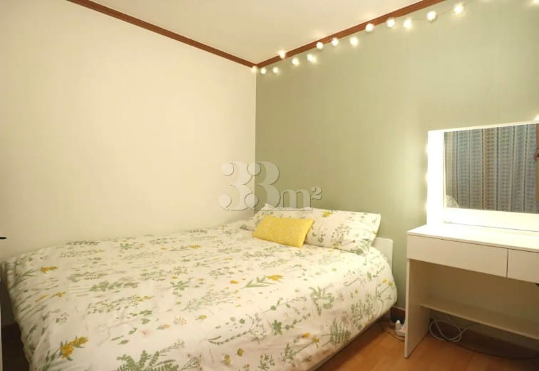 Studio with separate kitchen, 1 minute from S 18th image