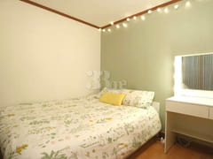 Studio with separate kitchen, 1 minute from S 18th image
