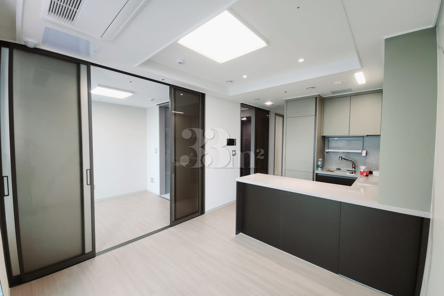 Newly built two-room apartment with Han River 9th image