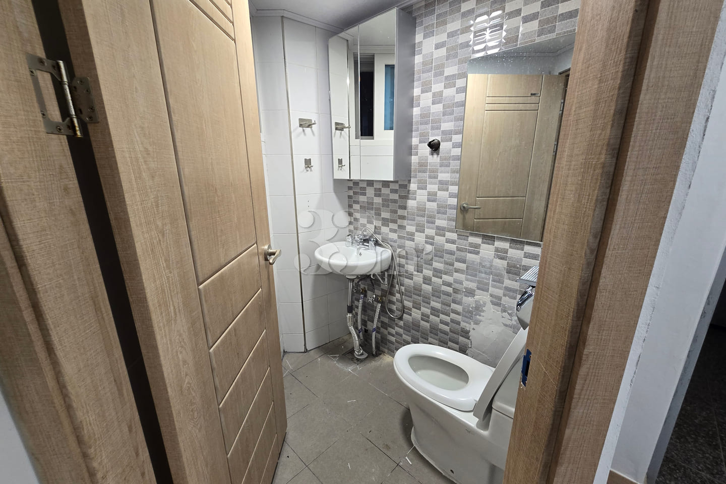 Fully furnished unit with a terrace near Geum 4th image