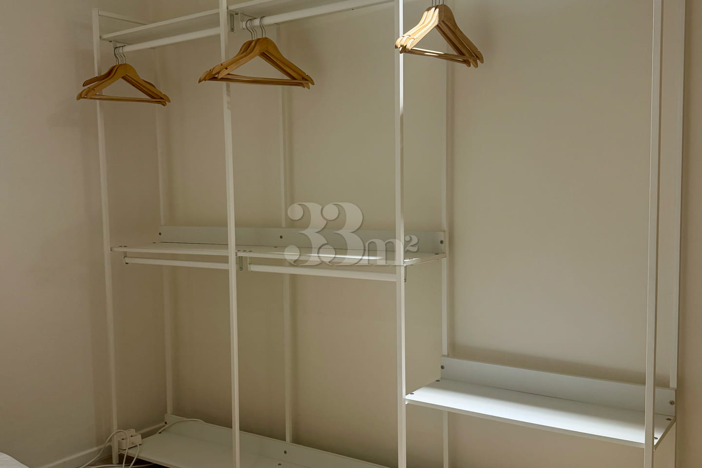 ๐๏ธ Spacious 2-room unit right next to the st 5th image