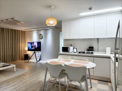 Three-room apartment in the prime location of 0th image