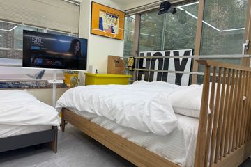 Living in a 23-Pyeong Apartment During Peak C