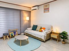Spacious, Great-Value 2-Room Unit (Sleeps 3) 4th image