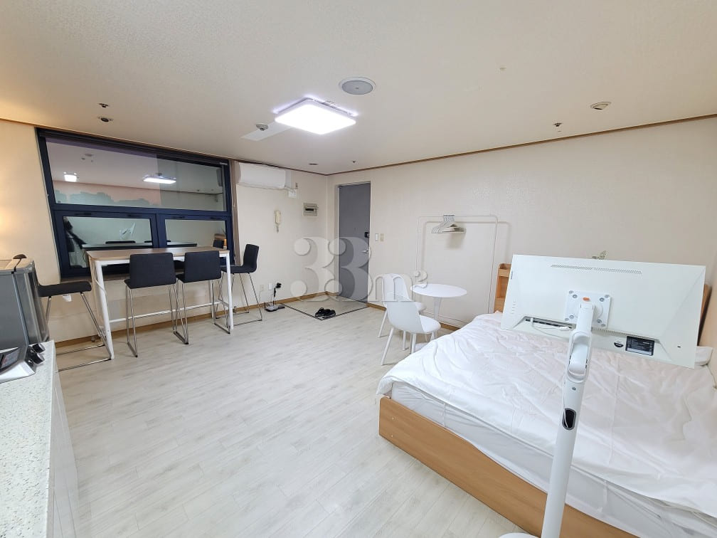 🤵 Sinchon: High-rise view, prime location ri 2th image