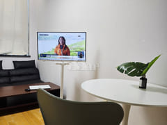 Spacious room (sleeps 3) > 1 minute to the te 4th image