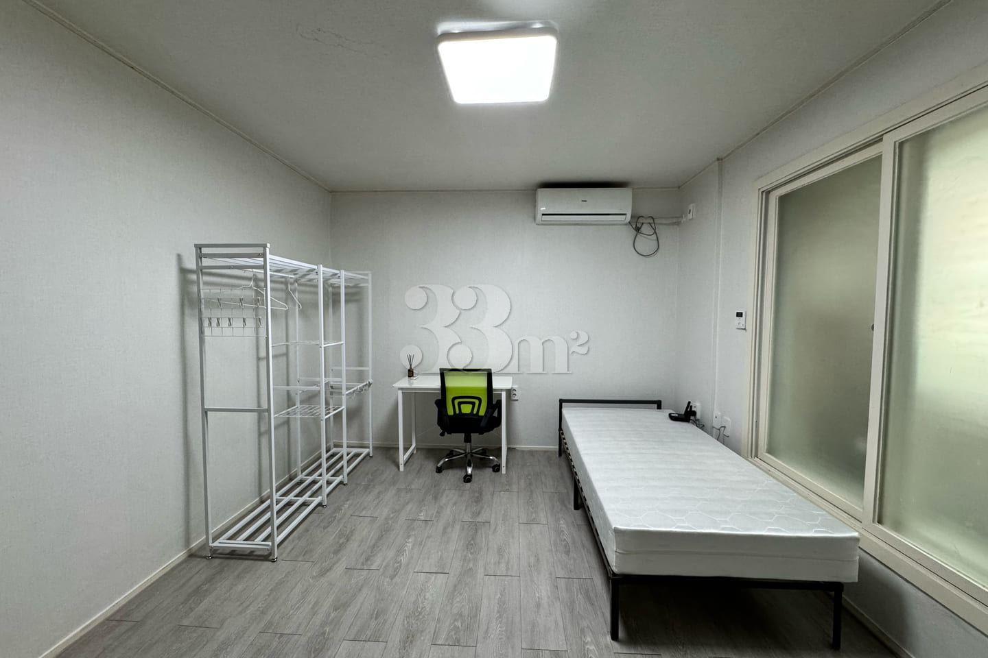 Jeong House, Room 203 0th image
