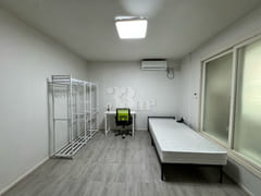 Jeong House, Room 203 0th image