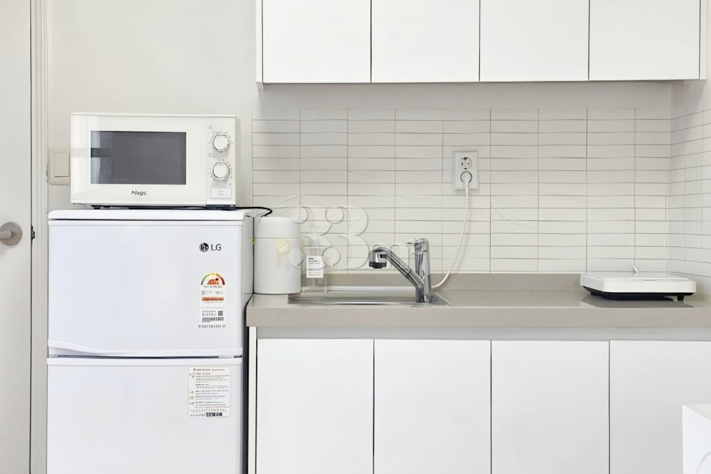 25-pyeong, 2-bedroom apartment with 3 beds 3th image